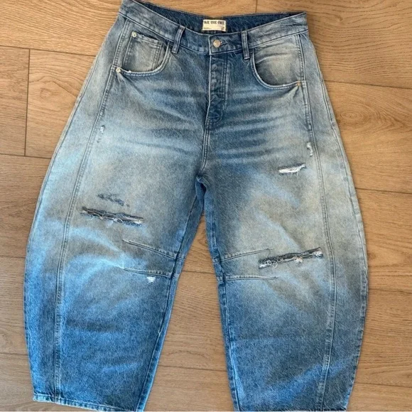 BRAND NEW! We The Free Women's Blue Distressed Wide Leg Jeans Boyfriend Jeans. - Picture 5 of 8